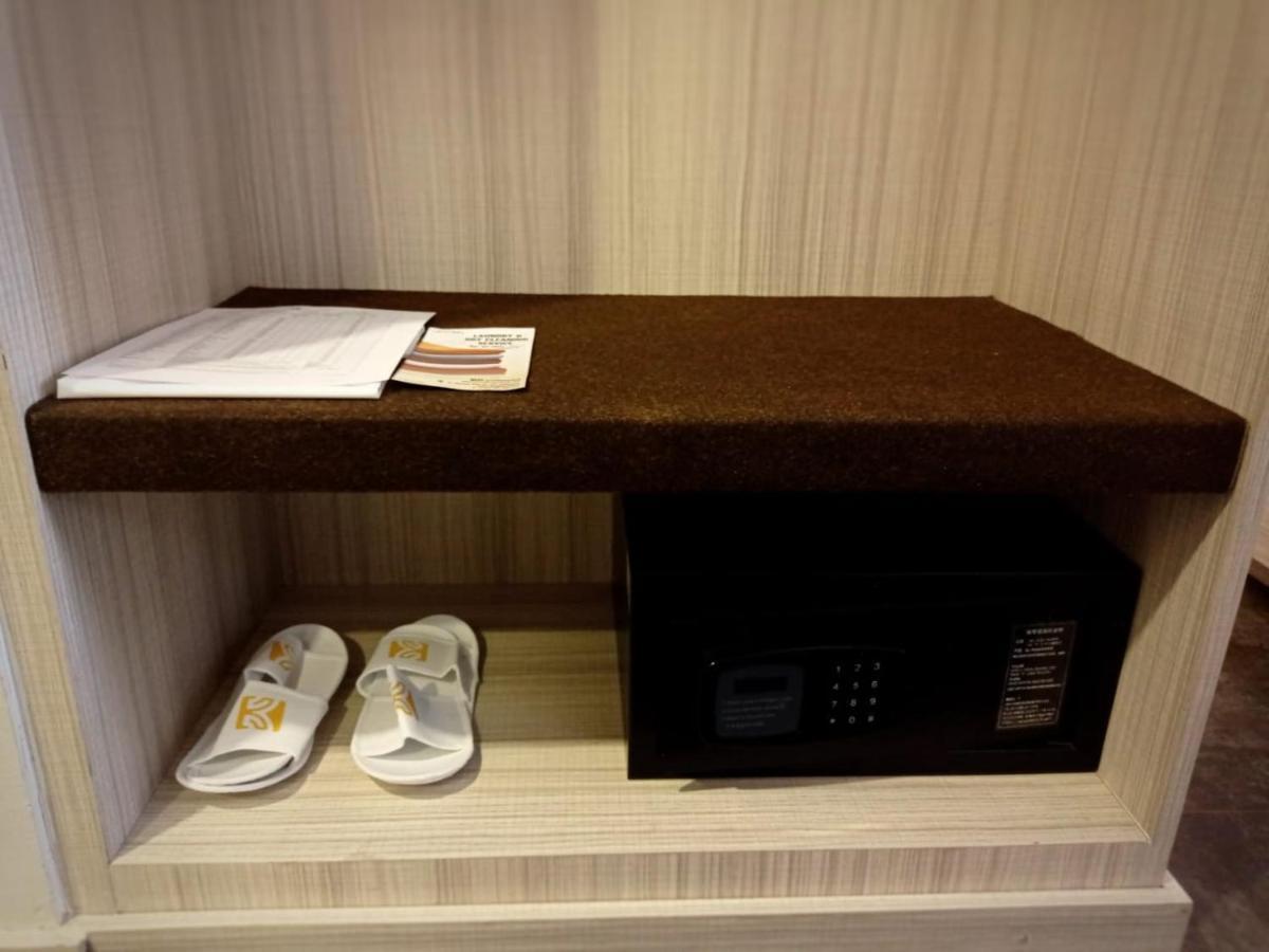 Grand Kolopaking Hotel Kebumen エクステリア 写真